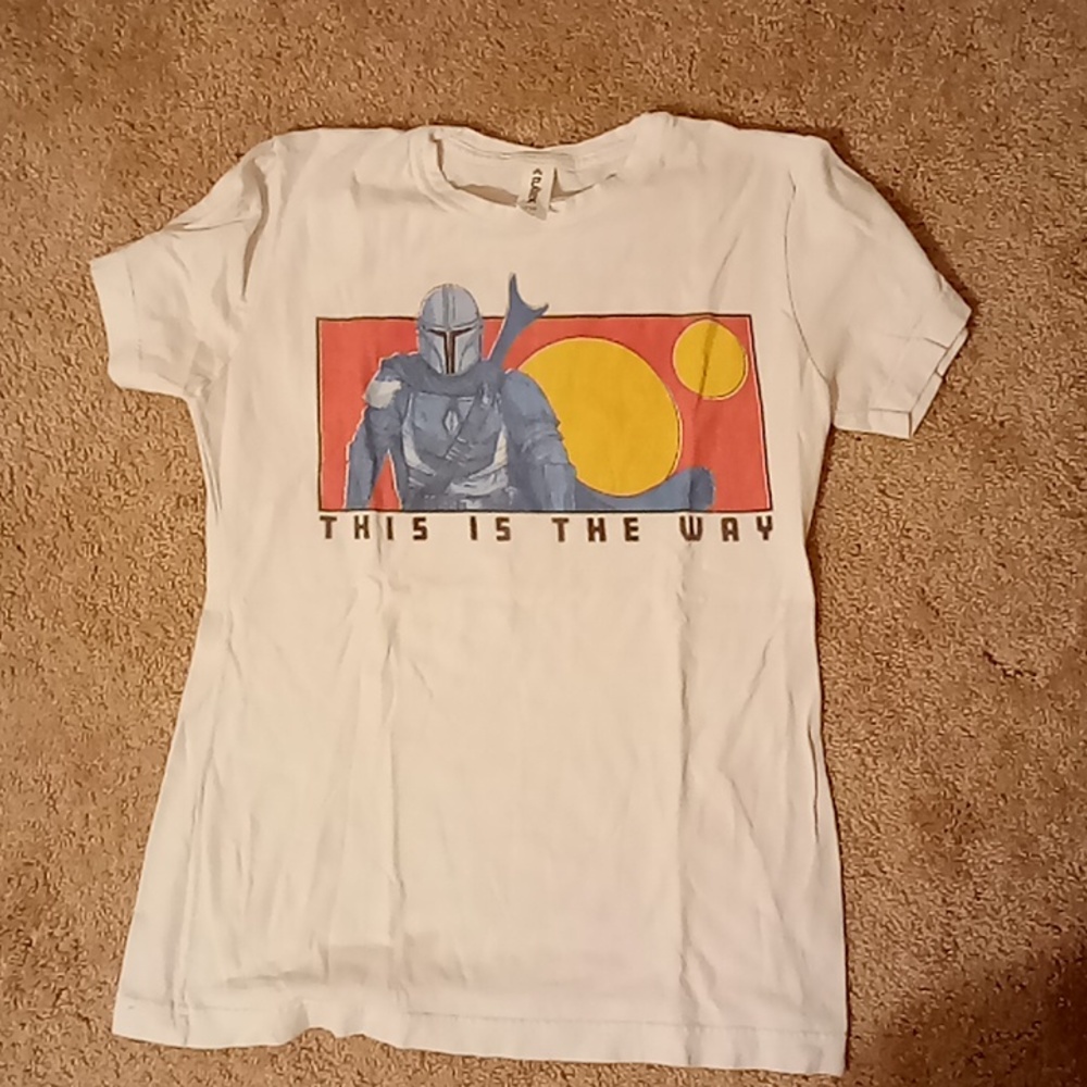 Star Wars the Mandalorian t-shirt Medium